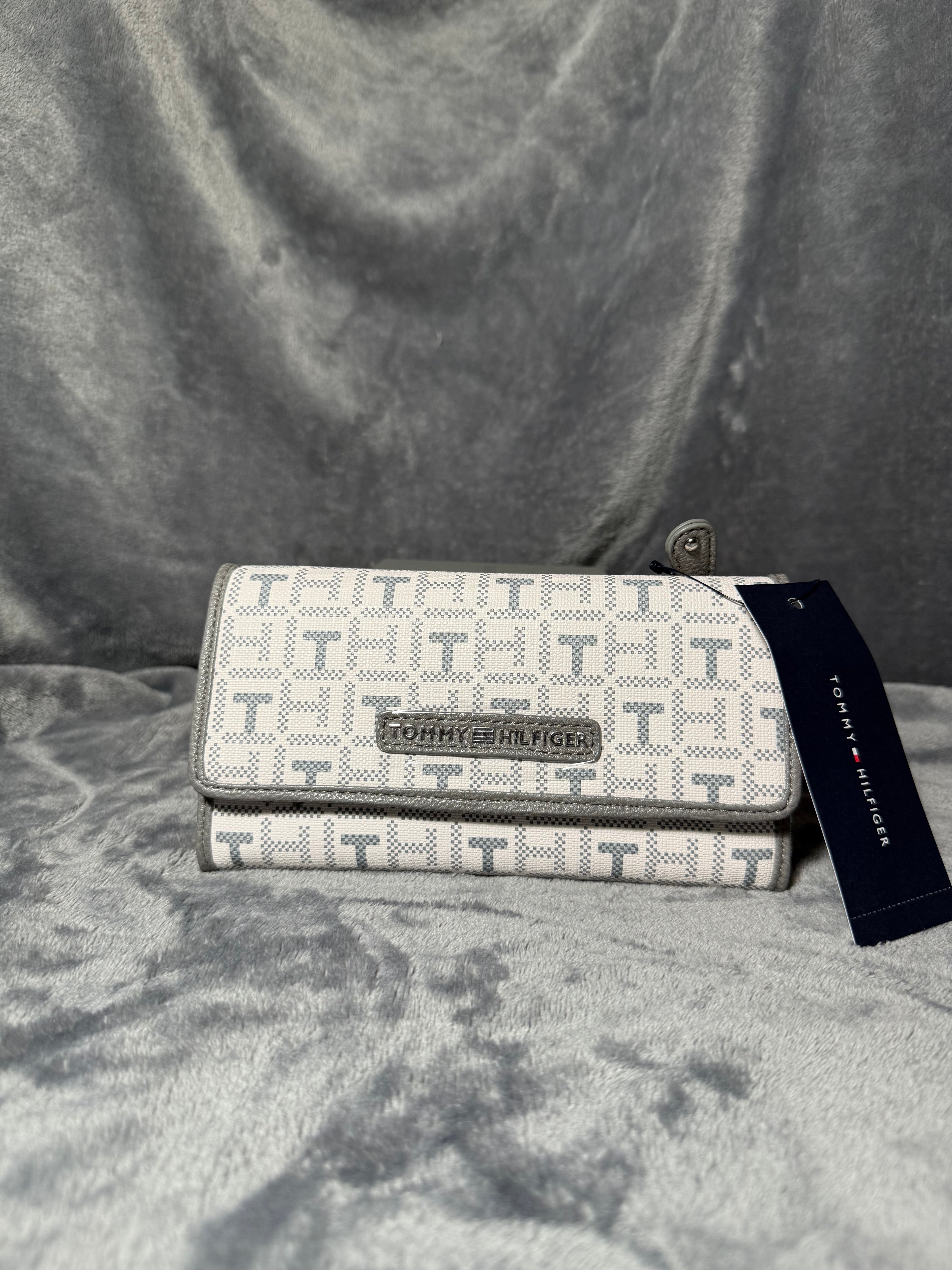 Tommy Hilfiger Long Wallet