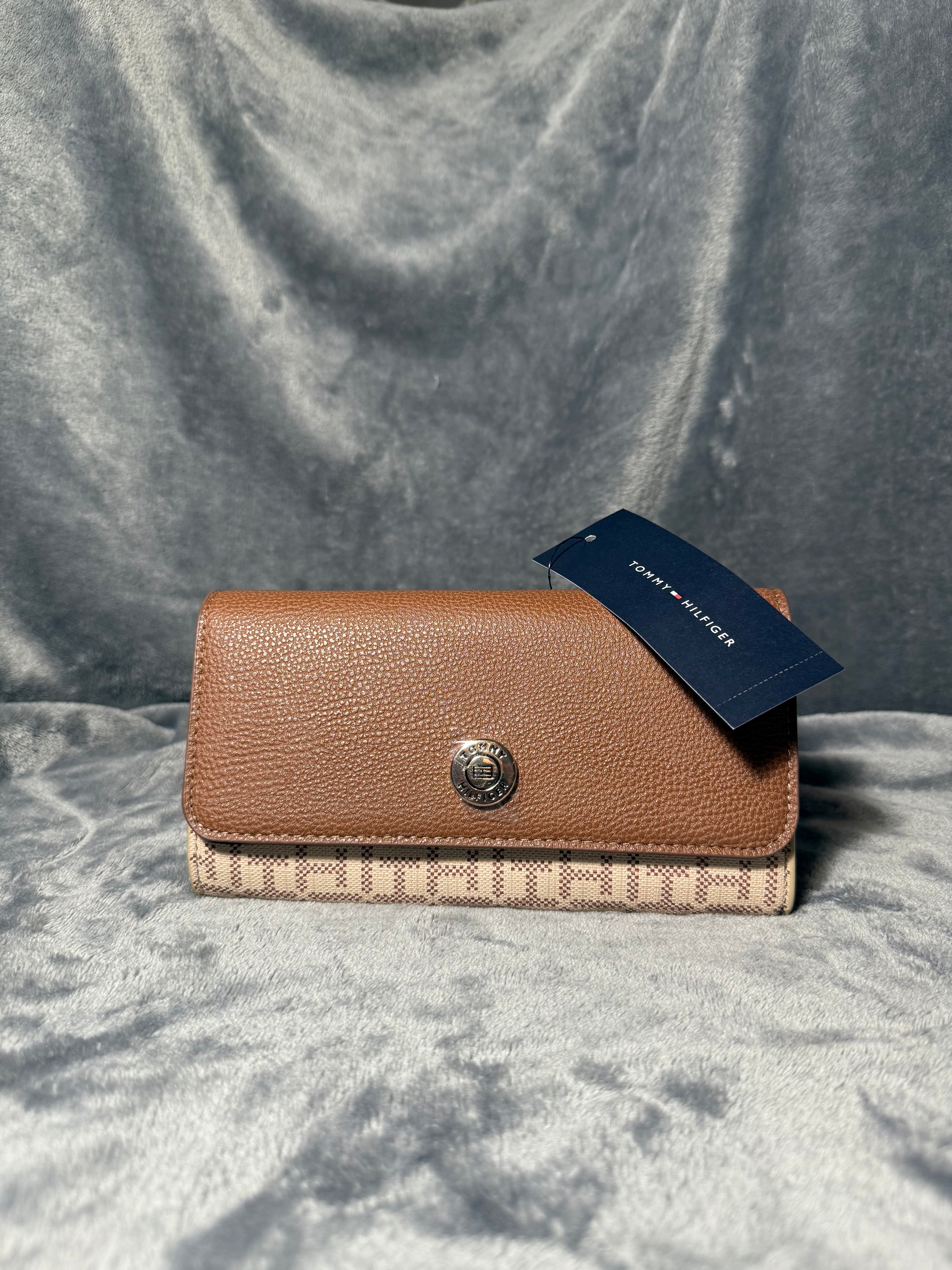 Tommy Hilfiger Long Wallet