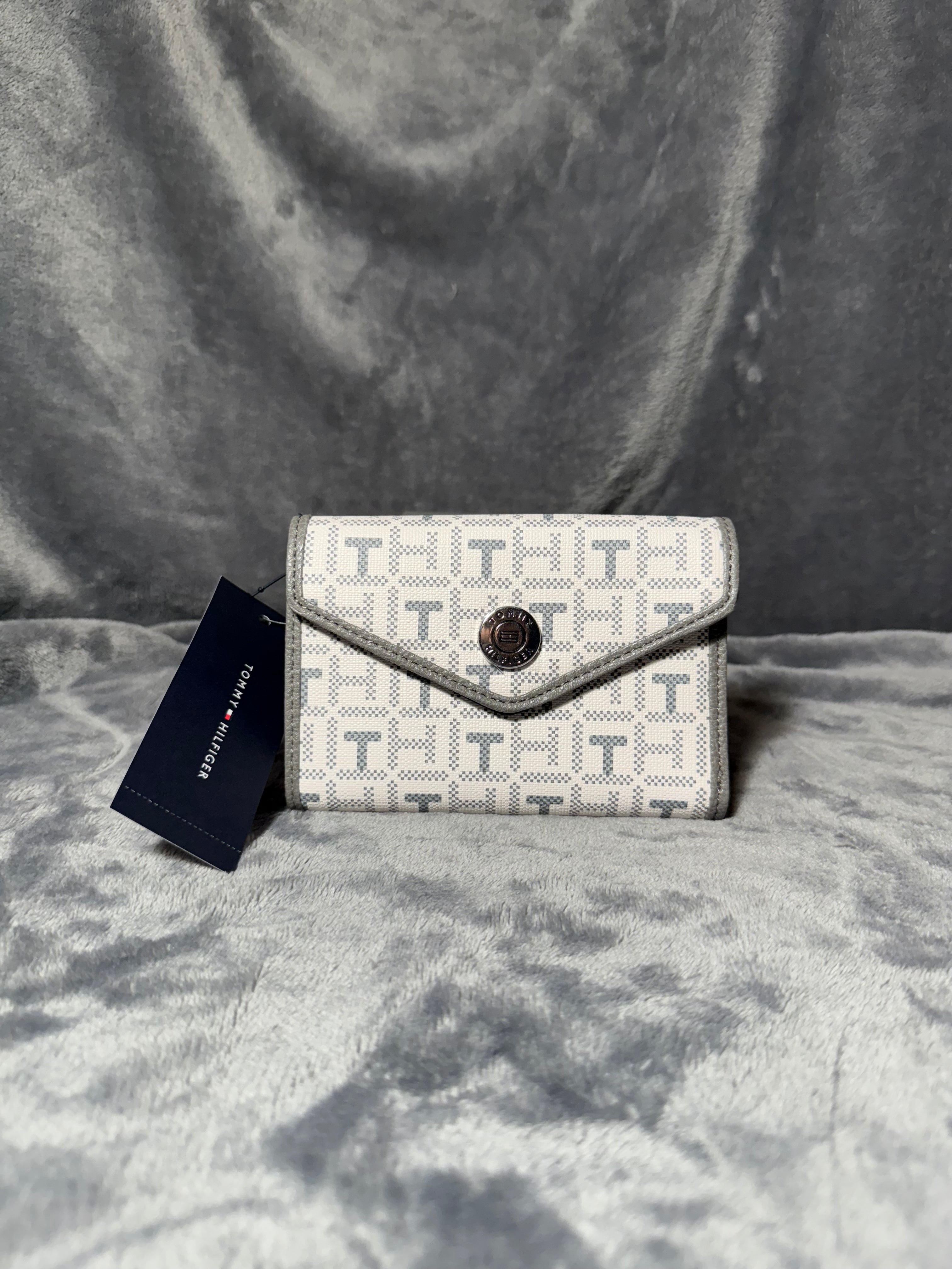 Tommy Hilfiger Small Wallet