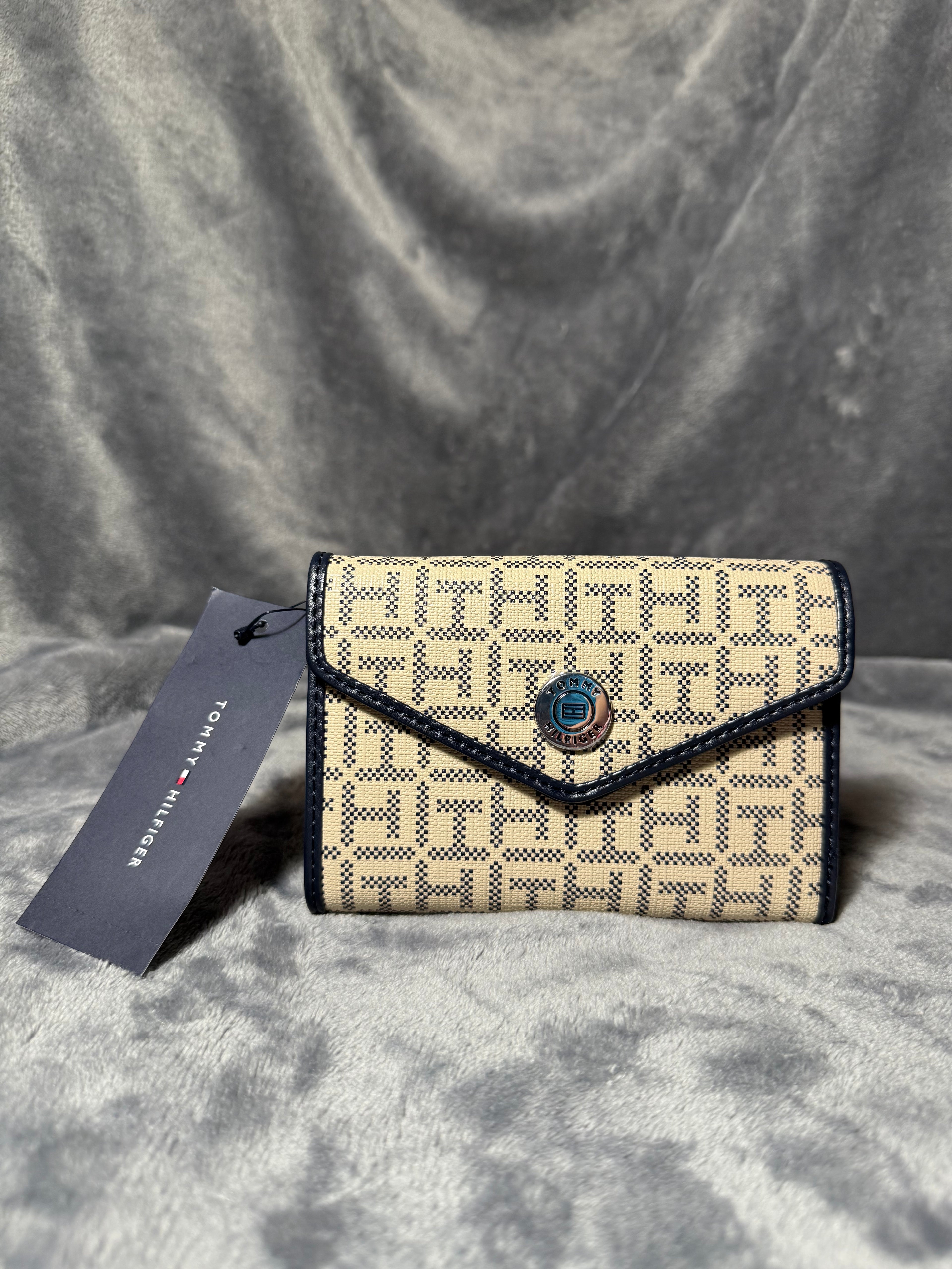 Tommy Hilfiger Small Wallet